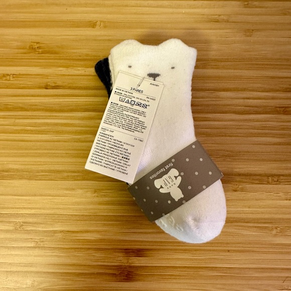 Brand New With Tags Gap 3-Pack Baby Socks 🧦 - Picture 3 of 5
